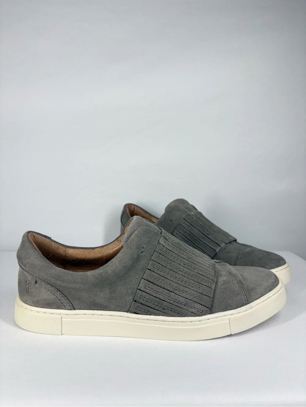 Frye Ivy Gore Slip-On Sneakers in Gray Suede and Leather. Size 8. Pleated Detail